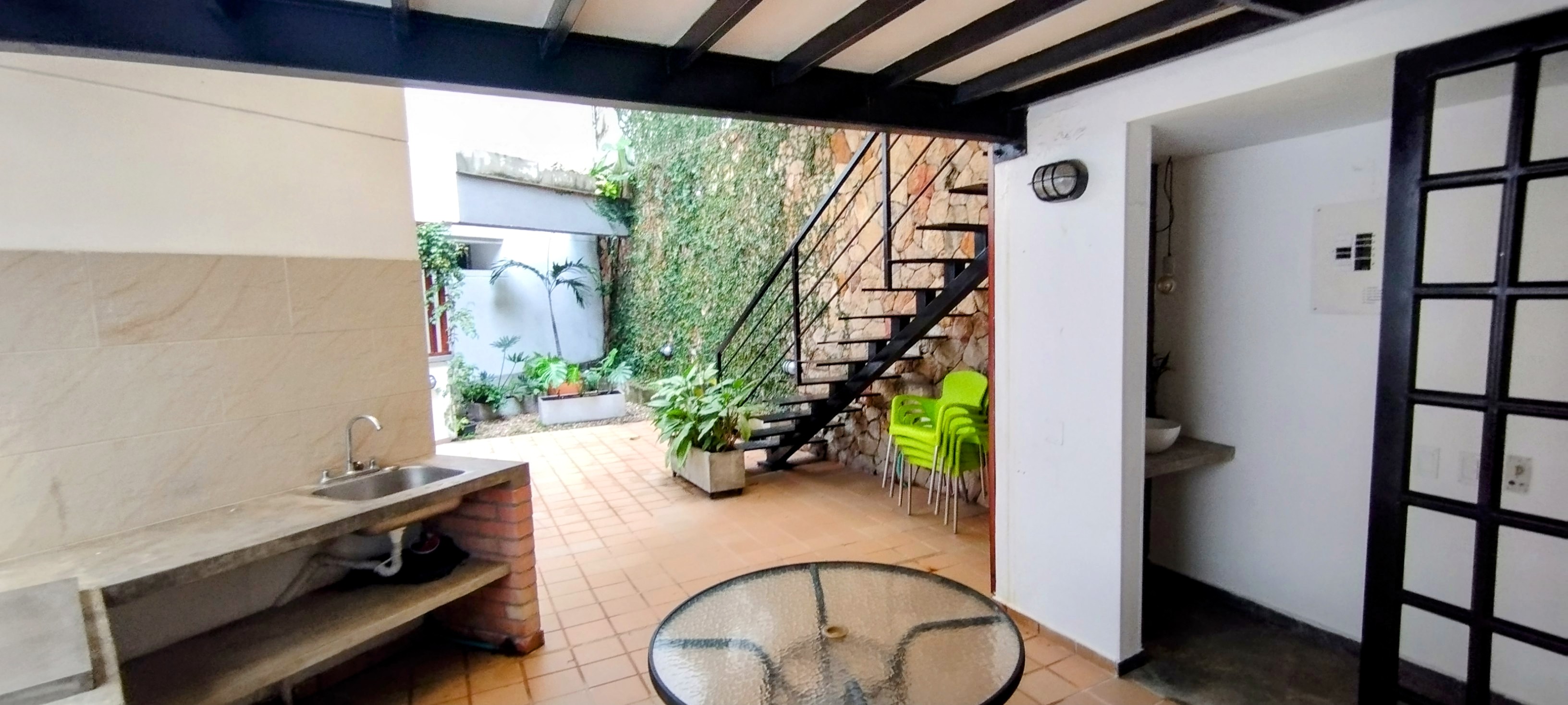 VENDO APARTAMENTO DE DOS DORMITORIOS EN EL BARRIO EL PEÑON - CALI