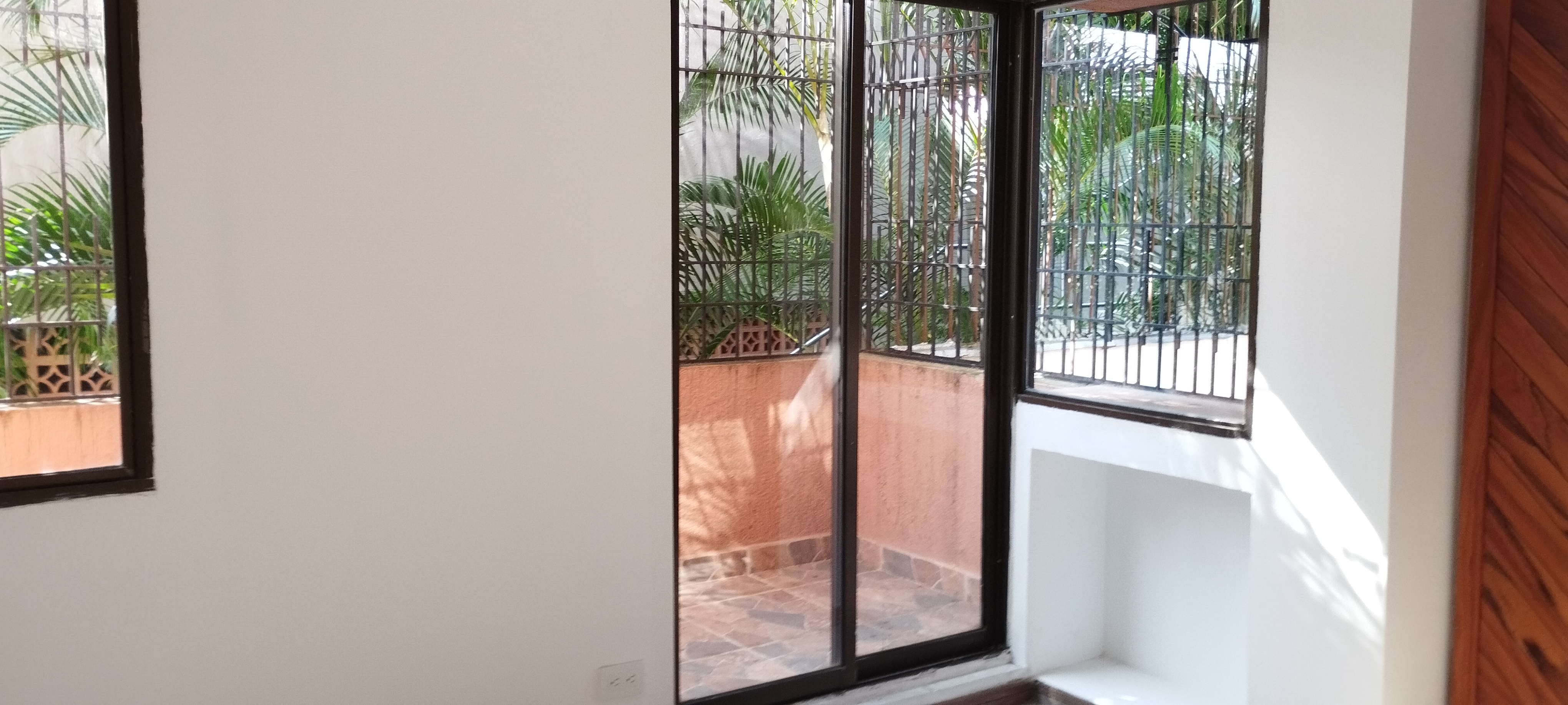 APARTAMENTO EN LA ARBOLEDA CALI