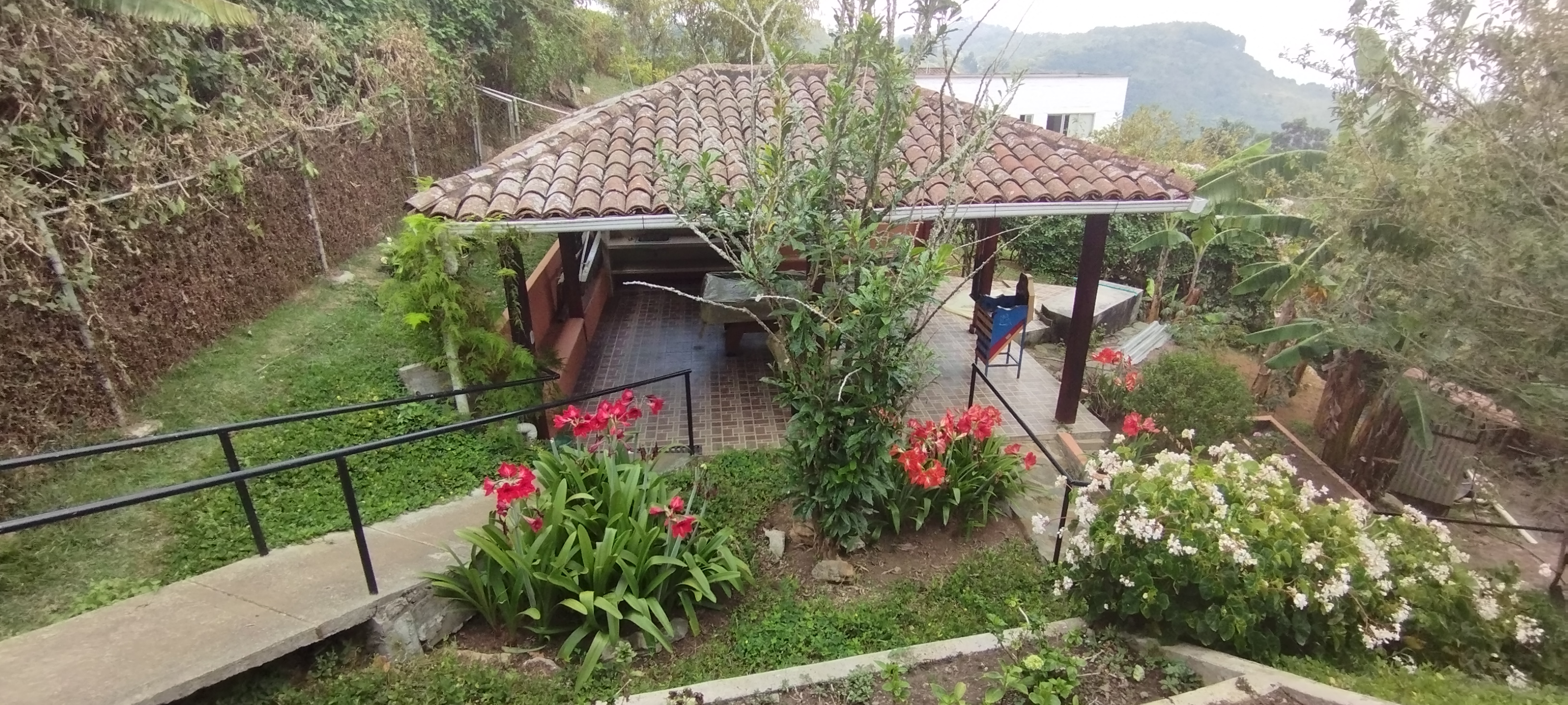 VENDO LINDA CASA CAMPESTRE EN DAPA