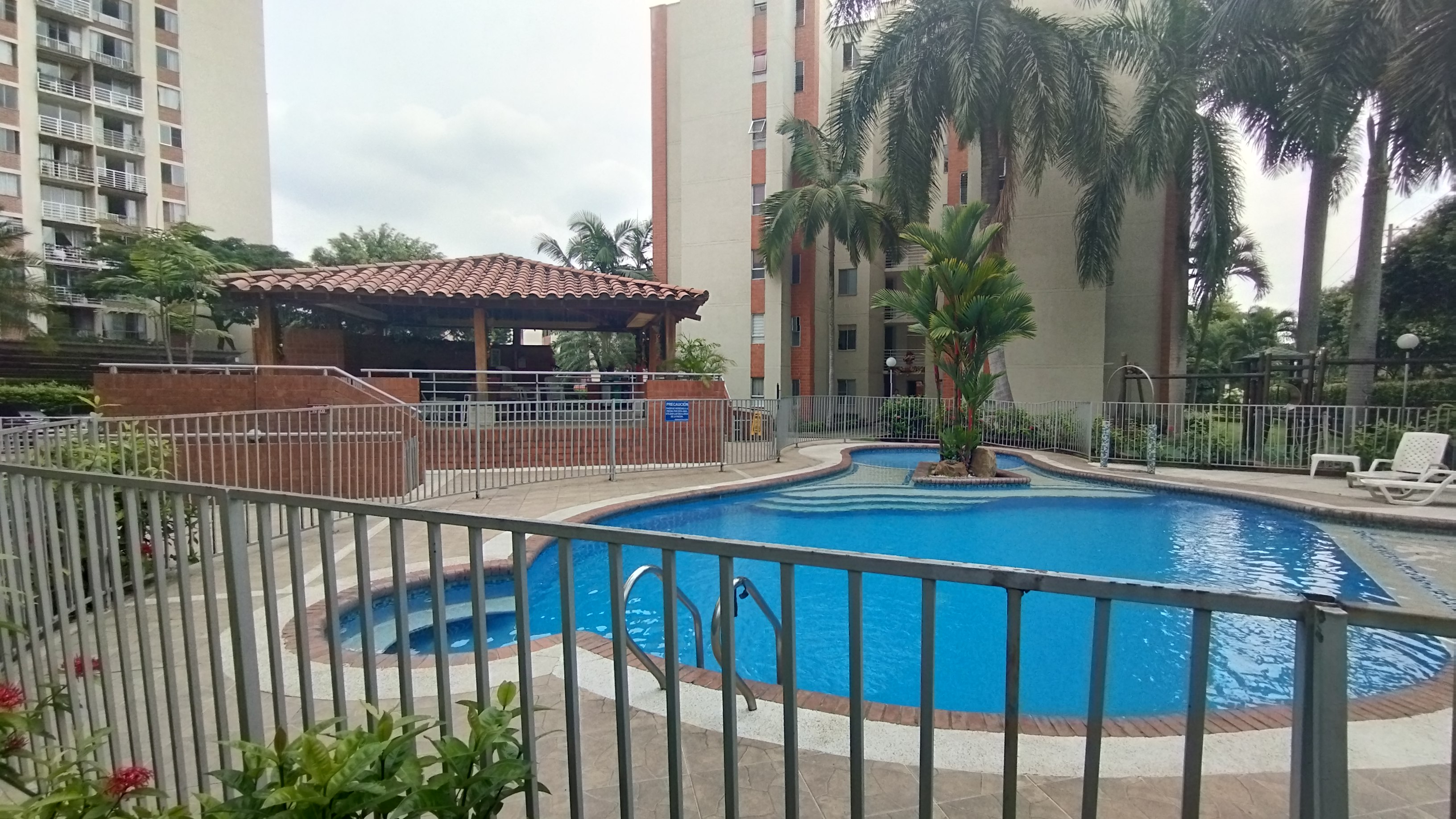 APARTAMENTO EN VENTA EN TORRES DE SANTORINO CALI