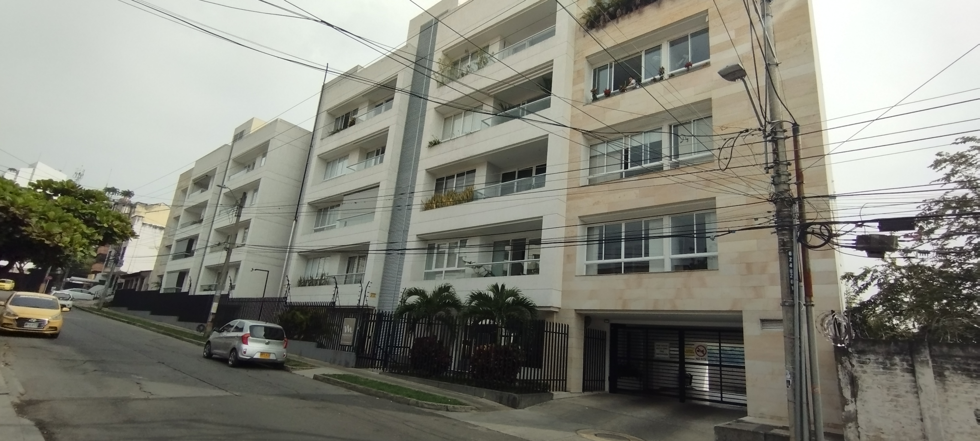 APARTAMENTO EN VENTA EN BARRIO MIRAFLORES EN CALI