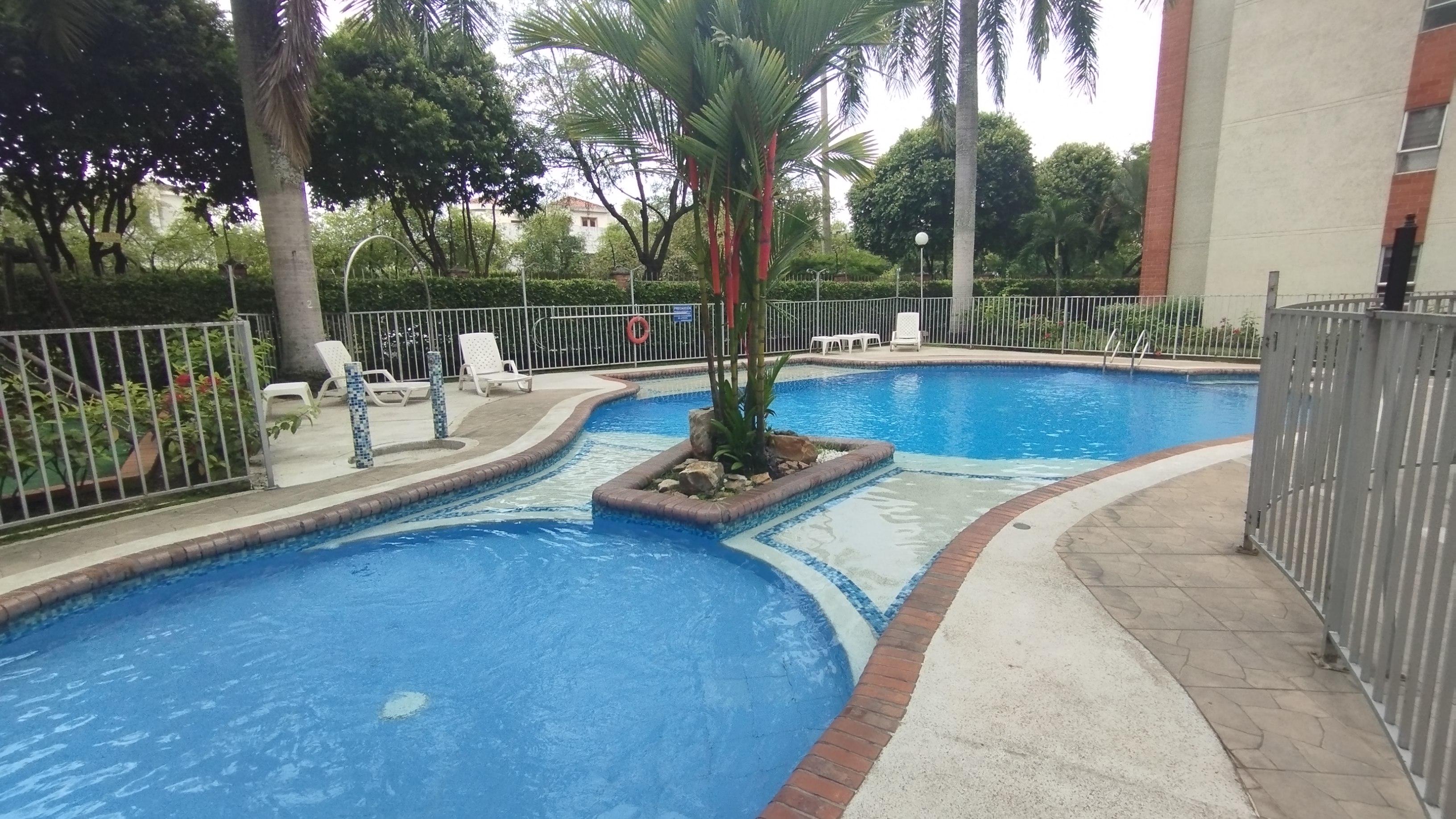 APARTAMENTO EN VENTA EN TORRES DE SANTORINO CALI