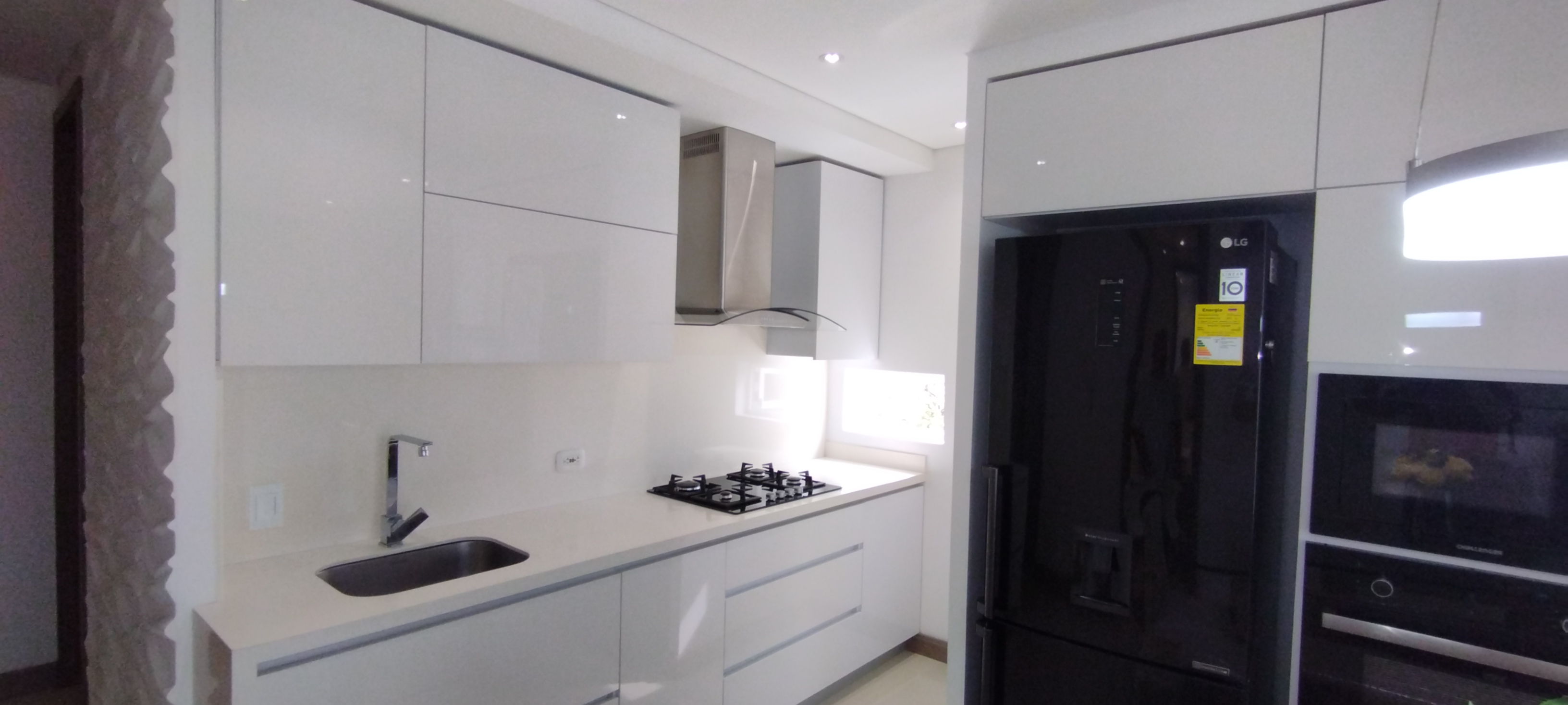 APARTAMENTO EN VENTA EN BARRIO MIRAFLORES EN CALI