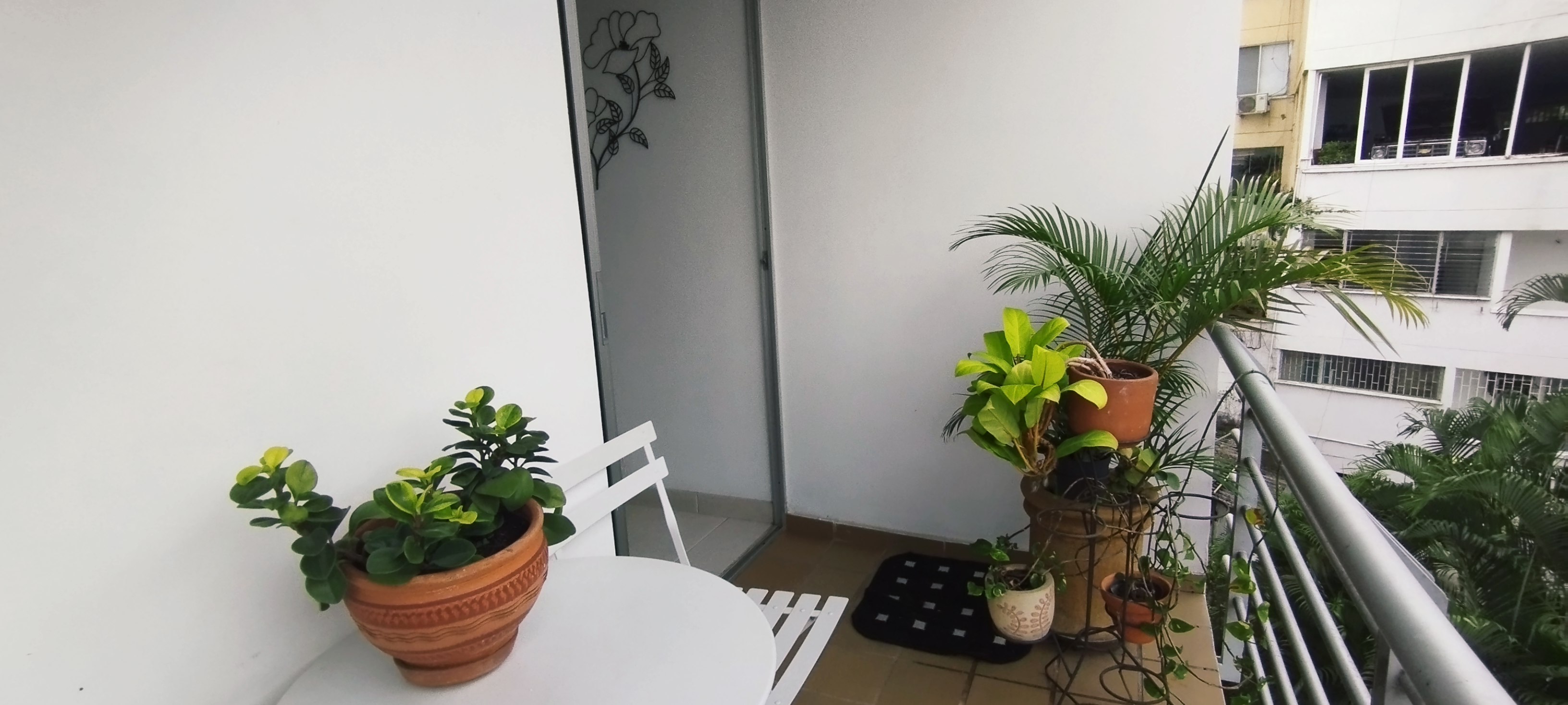 VENDO APARTAMENTO DE DOS DORMITORIOS EN EL BARRIO EL PEÑON - CALI