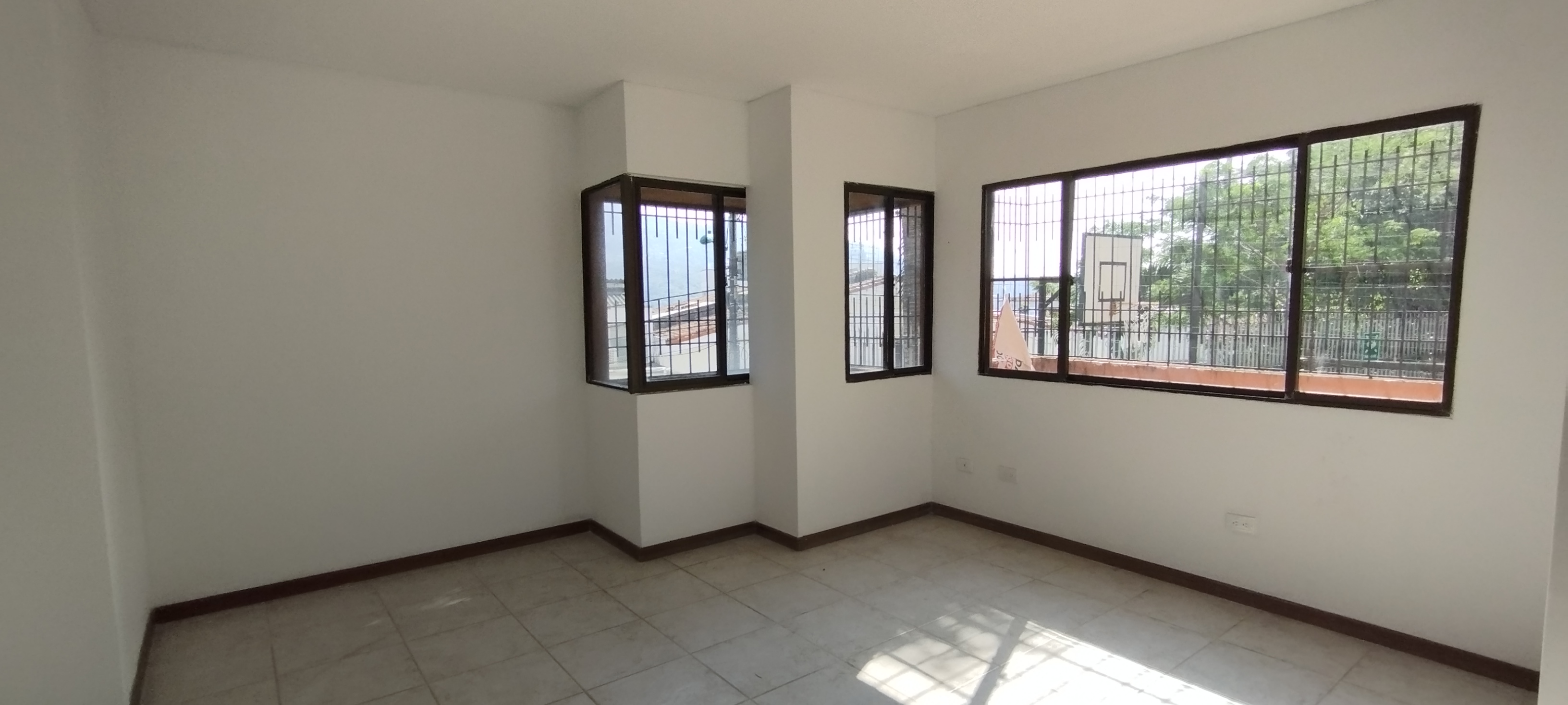 APARTAMENTO EN LA ARBOLEDA CALI