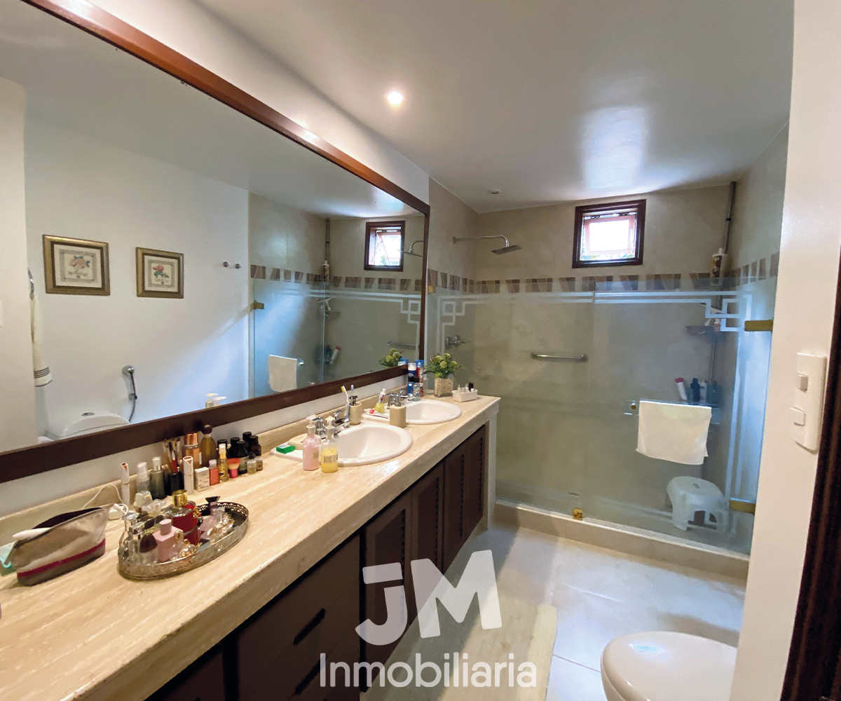 CASA EN VENTA EN LOMA DE LA RIVERITA