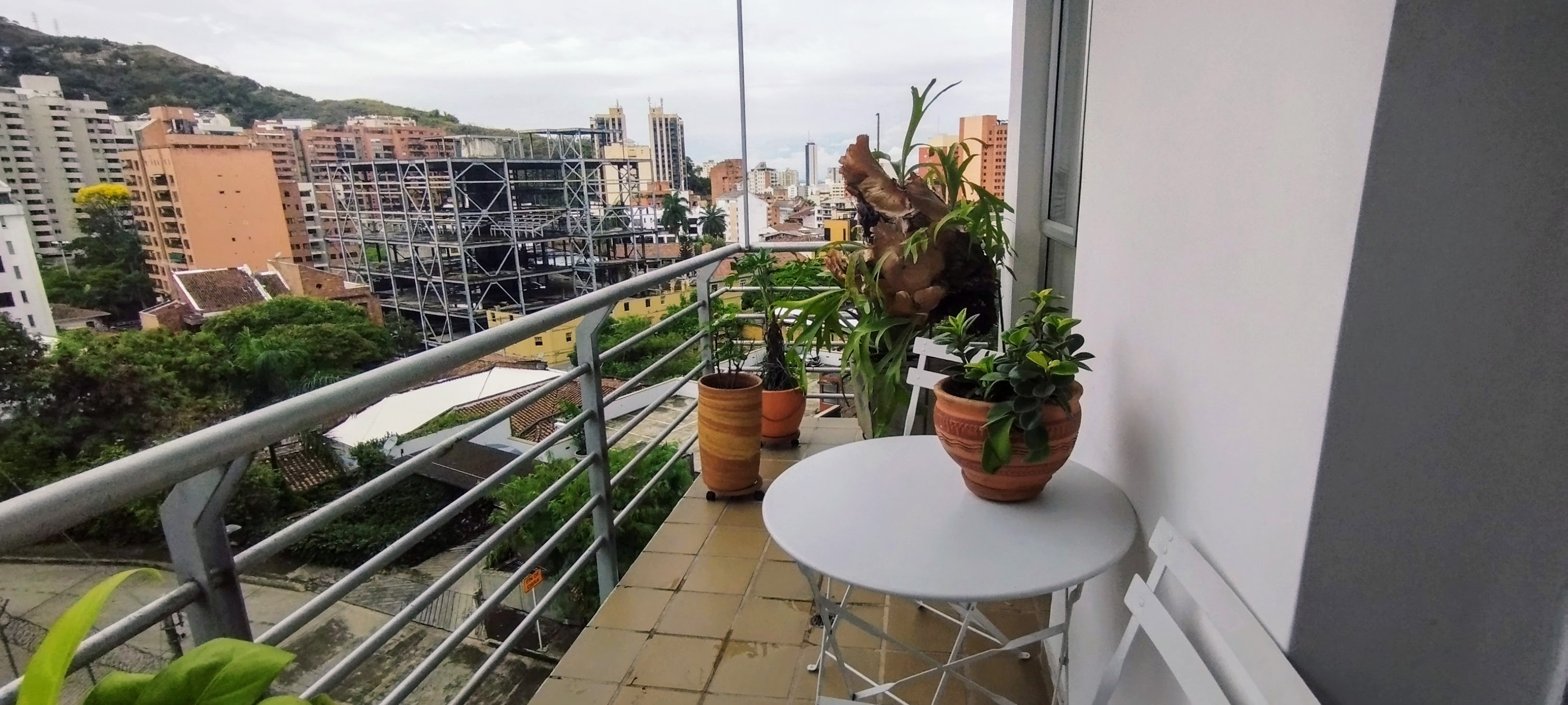 VENDO APARTAMENTO DE DOS DORMITORIOS EN EL BARRIO EL PEÑON - CALI
