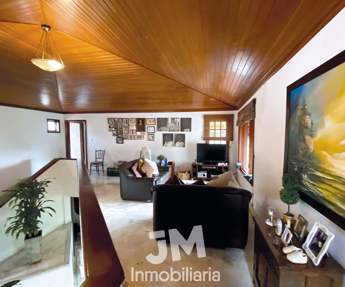 CASA EN VENTA EN LOMA DE LA RIVERITA