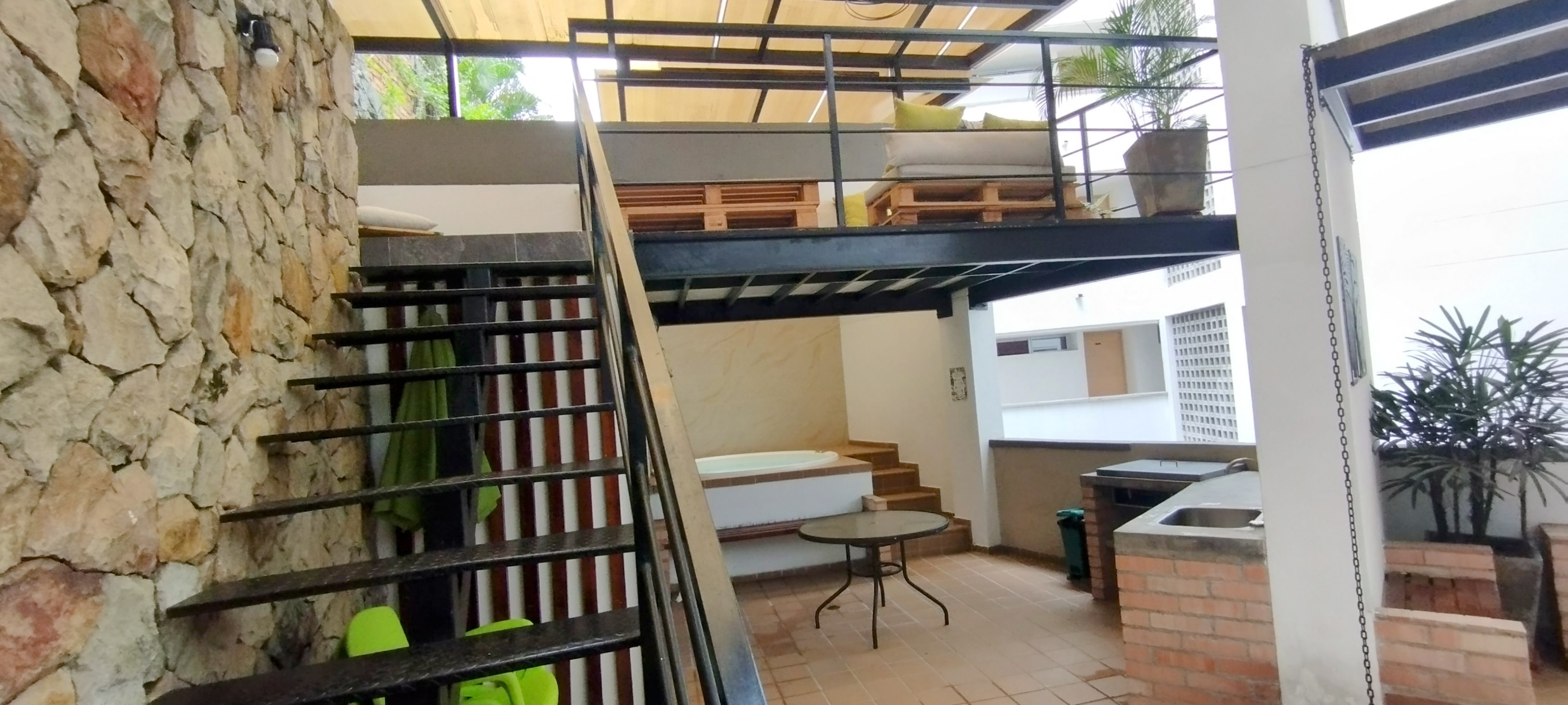 VENDO APARTAMENTO DE DOS DORMITORIOS EN EL BARRIO EL PEÑON - CALI