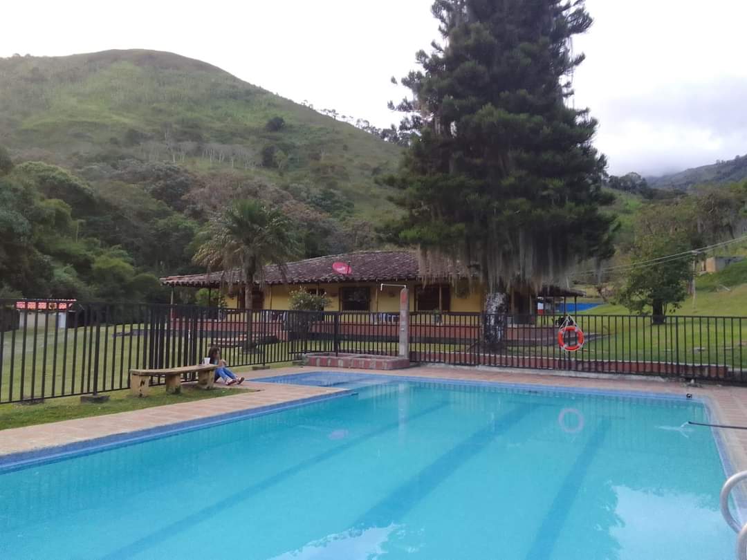 SE VENDE FINCA EN BARBOSA ANTIOQUIA