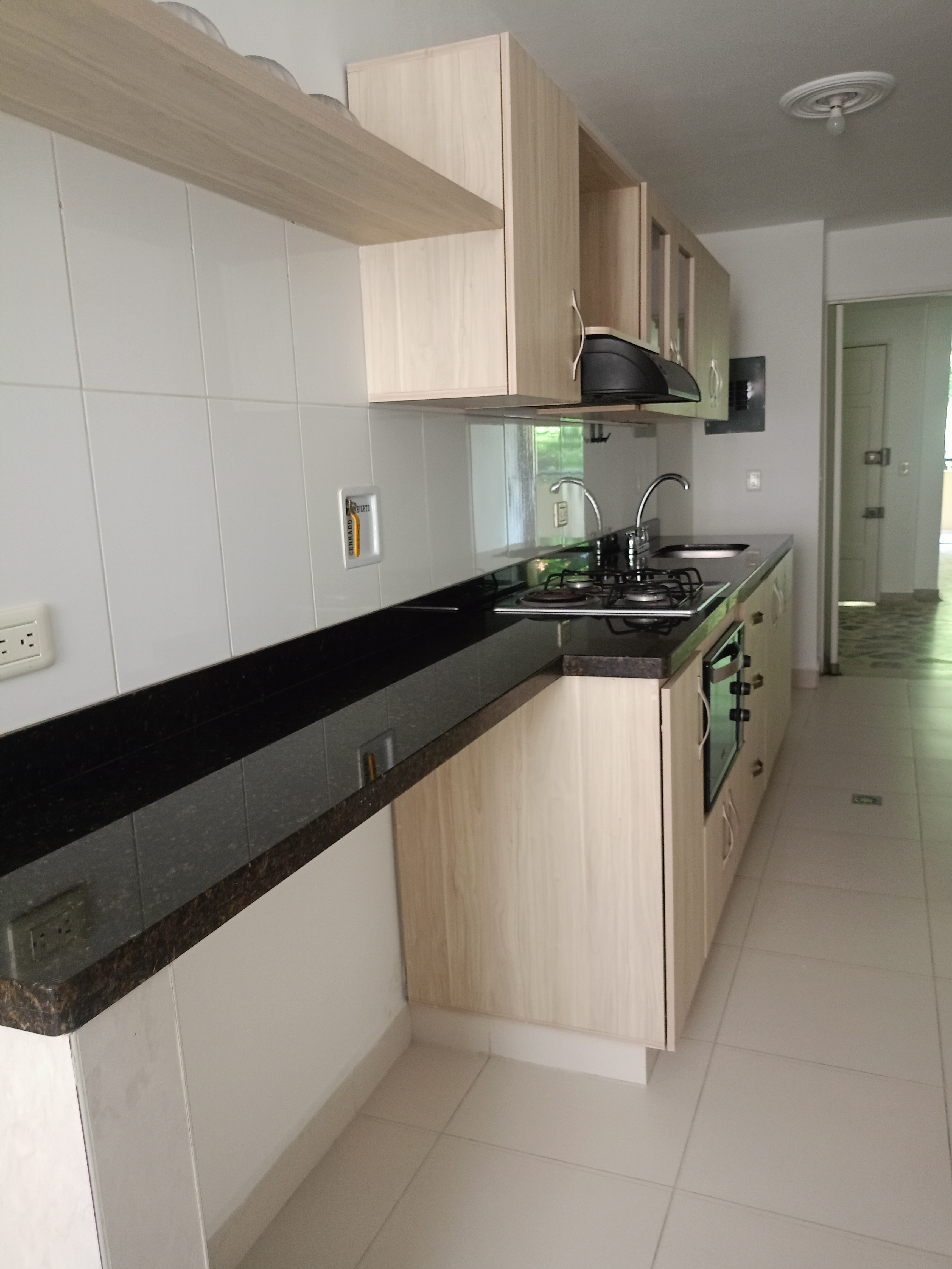 SE ARRIENDA APARTAMENTO EN LAURELES-MEDELLIN