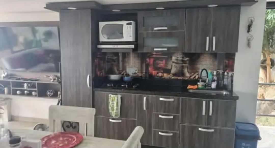 SE VENDE APARTAMENTO POR LA LOMA DE LOS BERNAL MEDELLIN