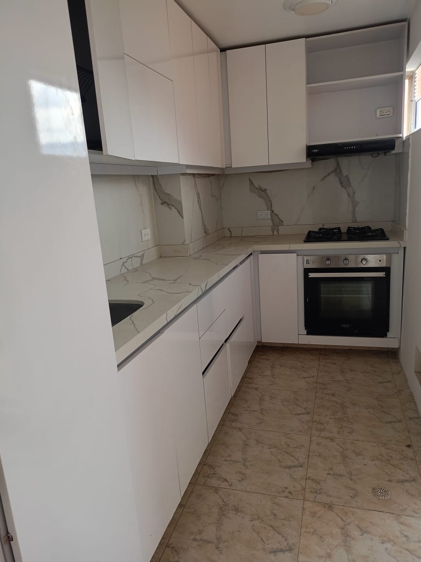 SE ARRIENDA APARTAMENTO EN LAURELES MEDELLIN