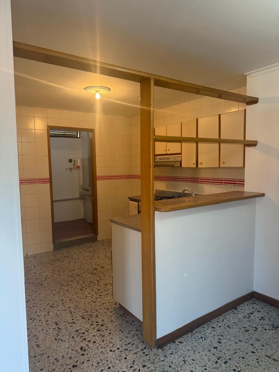 SE ARRIENDA APARTAMENTO EN LAURELES MEDELLIN