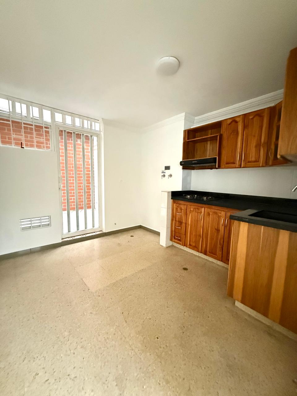 SE VENDE APARTAMENTO-LAURELES MEDELLIN