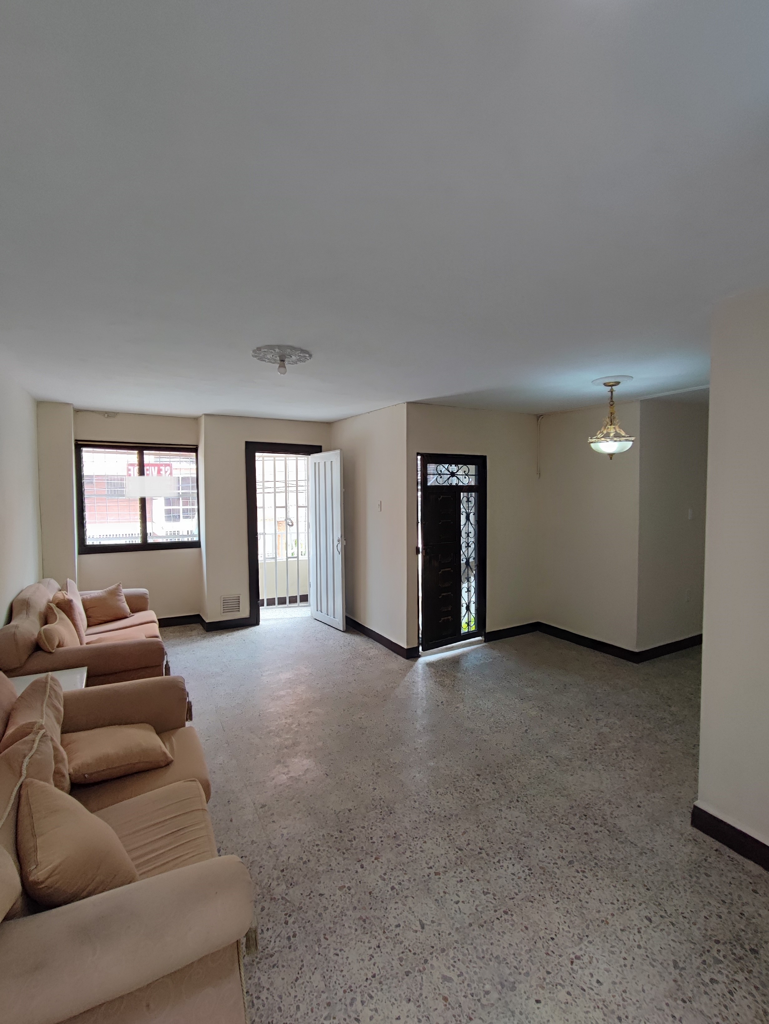 SE VENDE CASA EN VILLA HERMOSA LOS ANGELES MEDELLIN