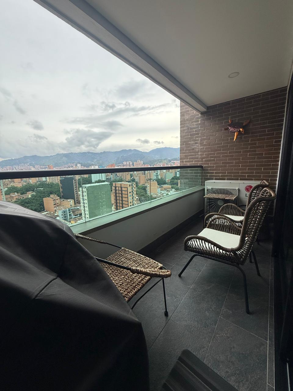 SE VENDE APARTAMENTO EN LAURELES SEGUNDO PARQUE MEDELLIN