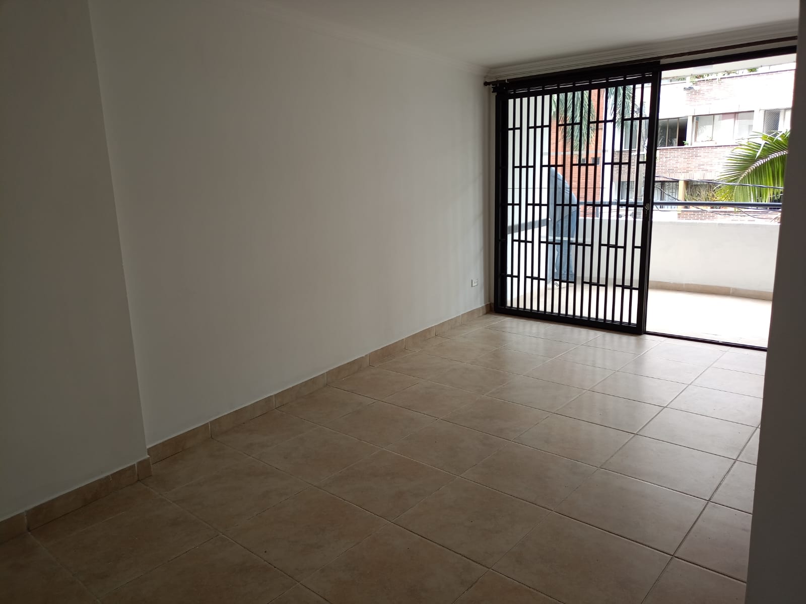 SE VENDE APARTAMENTO EN LAURELES MEDELLIN