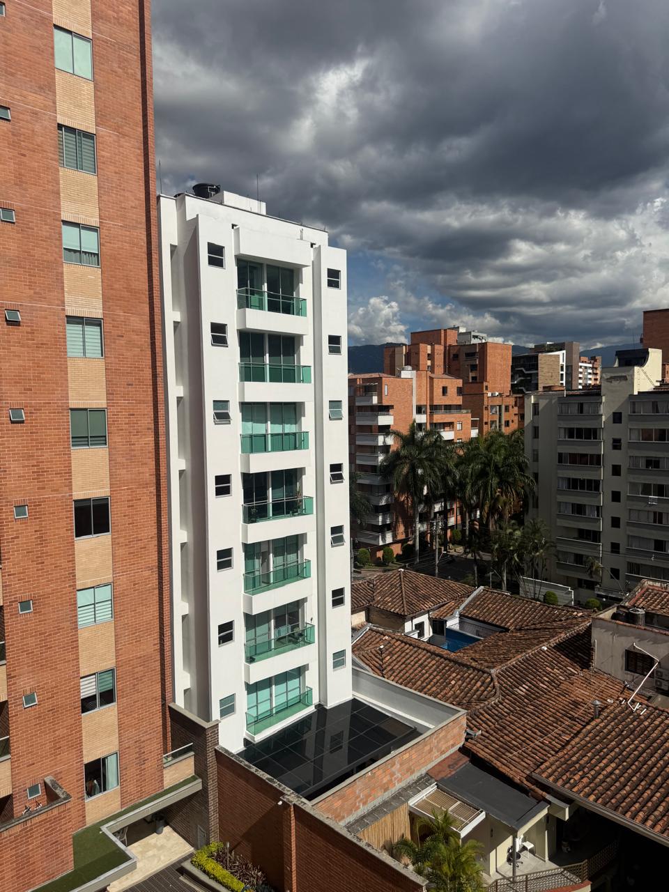 SE VENDE APARTAMENTO SEGUNDO PARQUE EN LAURELES MEDELLIN
