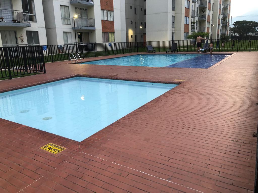 CONJUNTO RESIDENCIAL LOS NARANJOS MANZANA 4