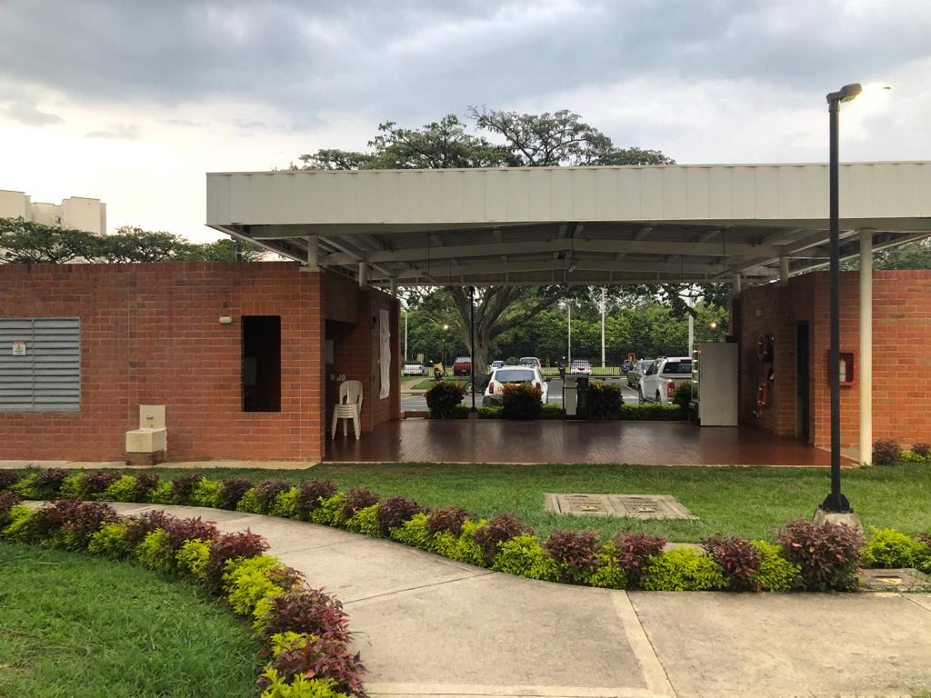 CONJUNTO RESIDENCIAL LOS NARANJOS MANZANA 4