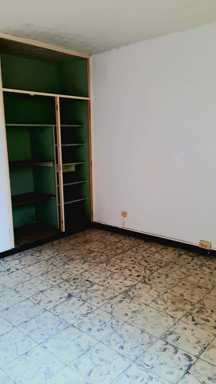 APARTAMENTO PISO 2 - BARRIO CHAMPAGNAT - CALI