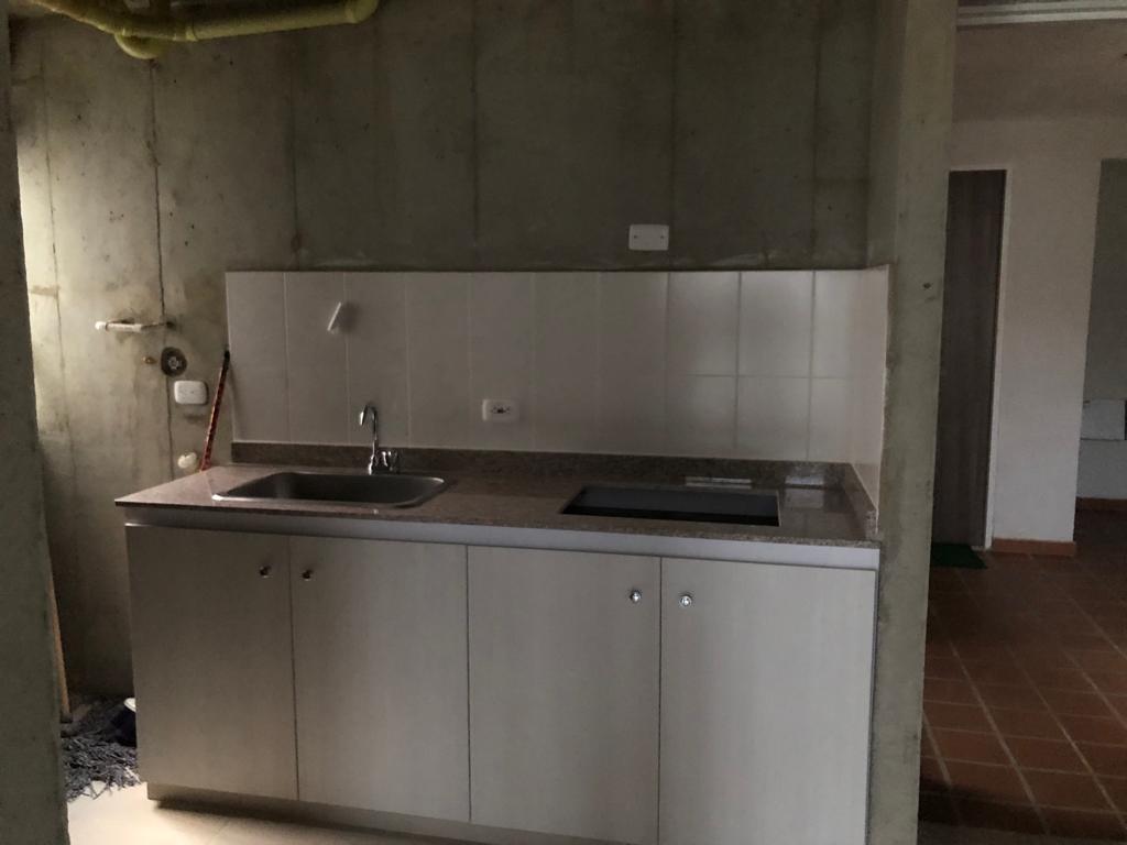 CONJUNTO RESIDENCIAL LOS NARANJOS MANZANA 4