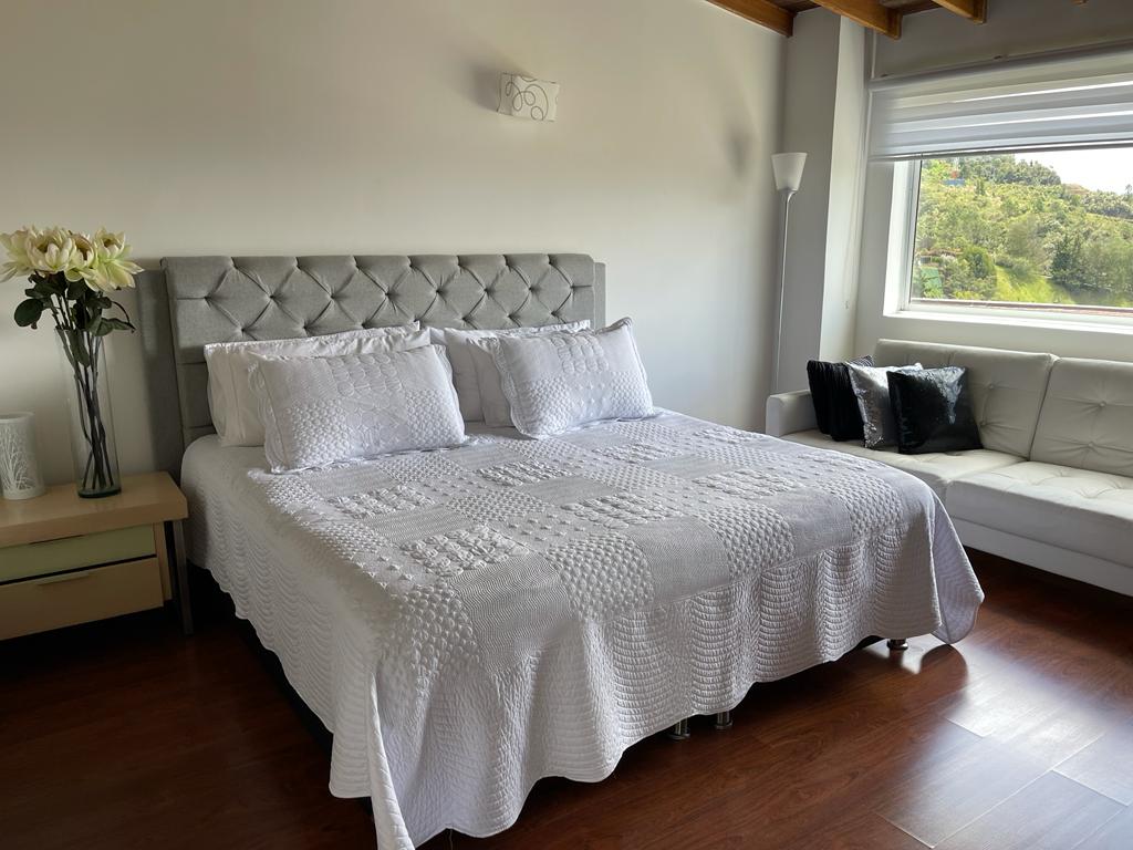 Casa en venta en Loma del Escobero Envigado