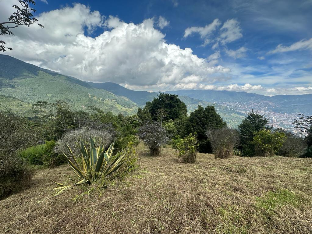 Venta de lote en Envigado Loma del Escobero
