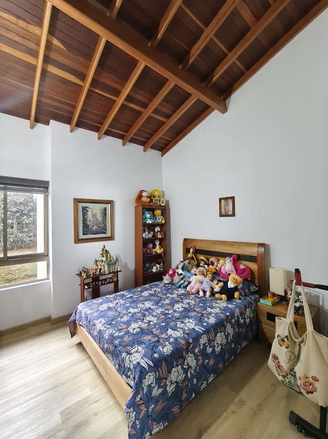 Venta de casa en El Retiro Sector Martin Pescador