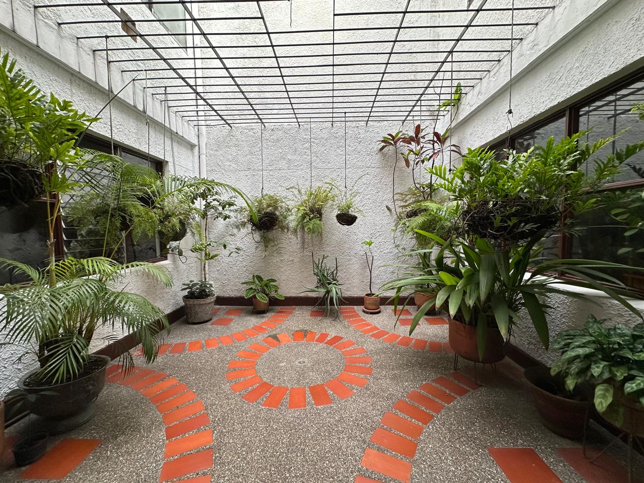 Casa Bifamiliar para la Venta en el Barrio: Laureles, Medellín.