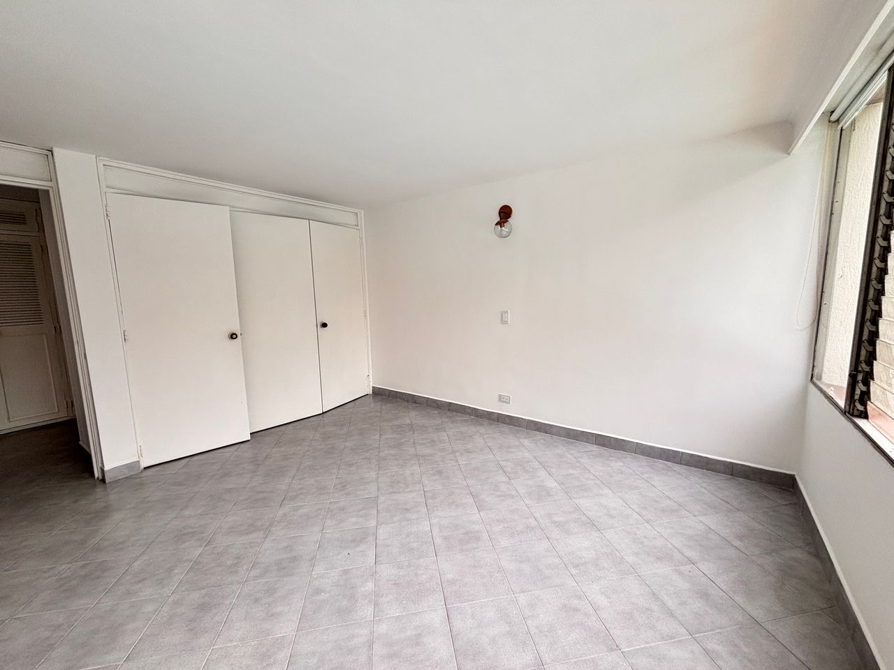 vendo apartamento en Medellín poblado, patio bonito