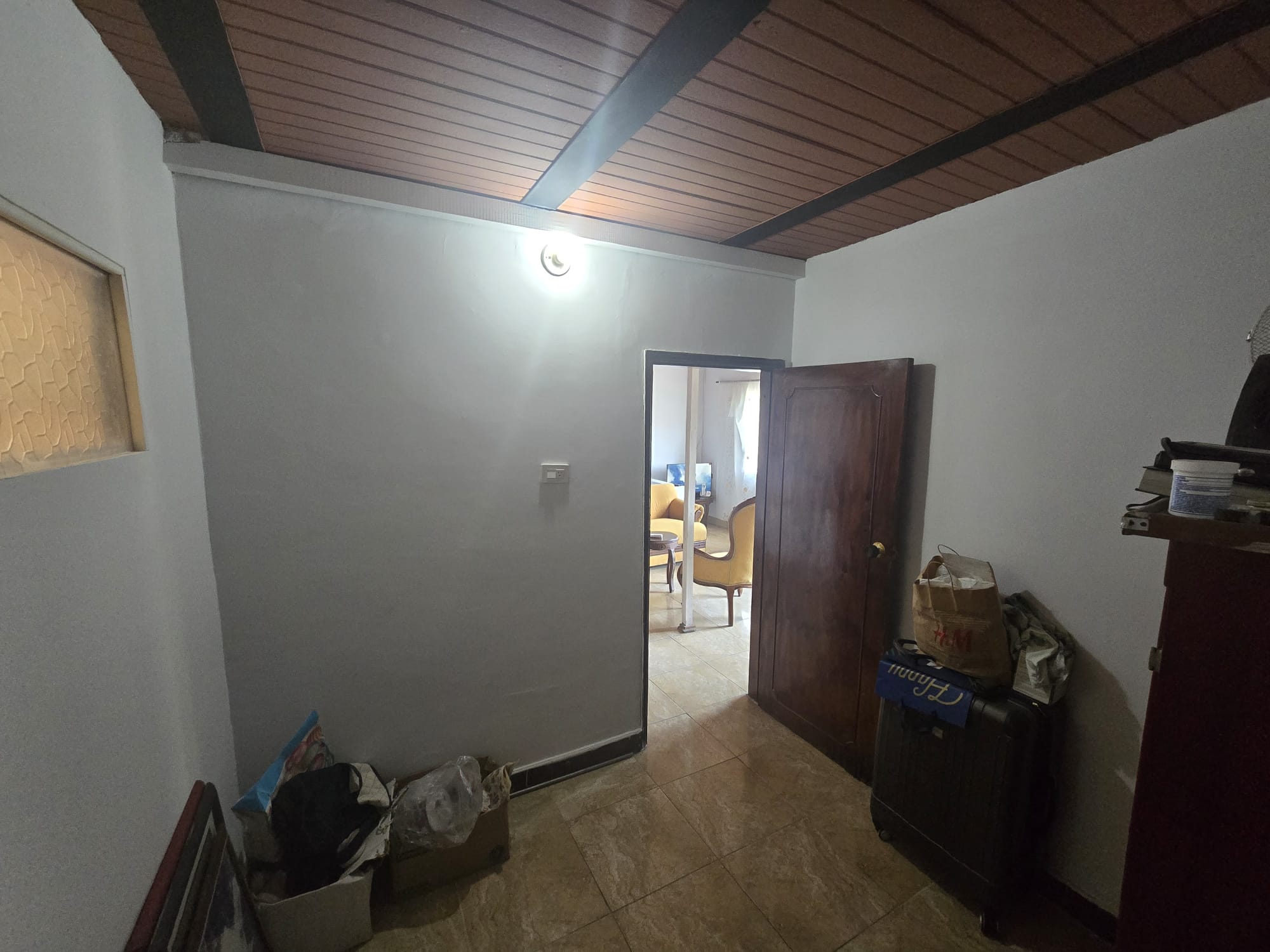 Venta de casa en Manrique central segundo piso con terraza