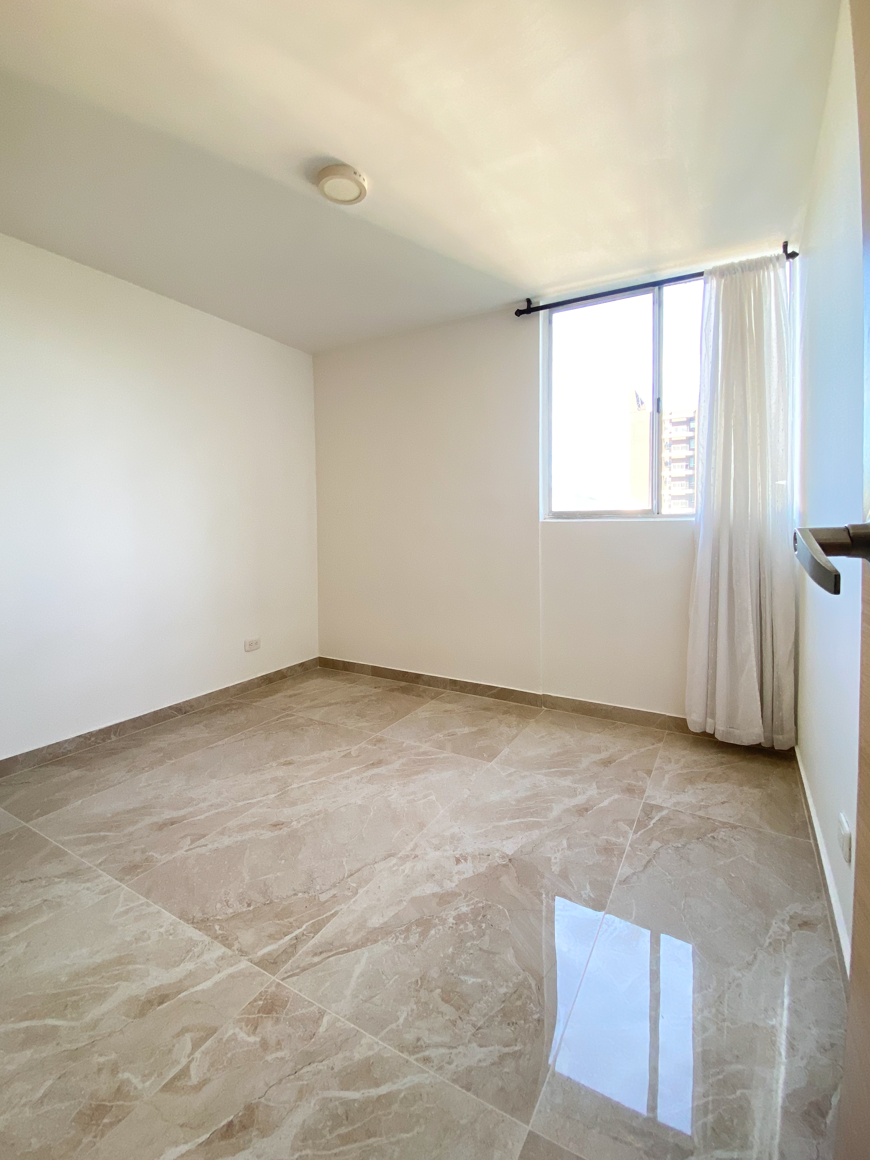 Apartamento para arriendo en la estrella Suramérica.