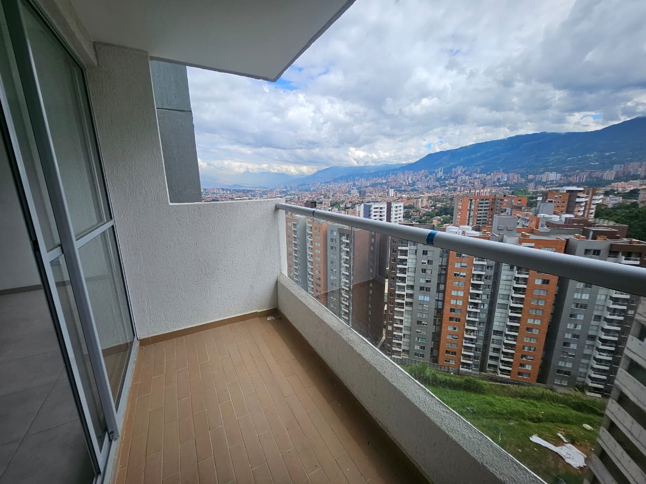 Apartamento para estrenar en venta en La Cuenca Envigado
