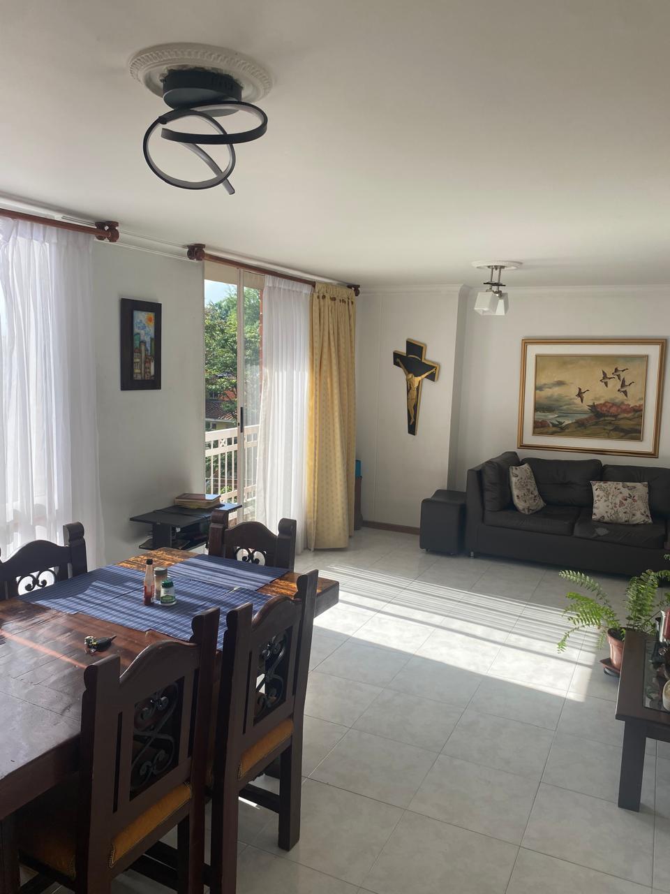 Apartamento en venta Loma de los Bernal parte baja