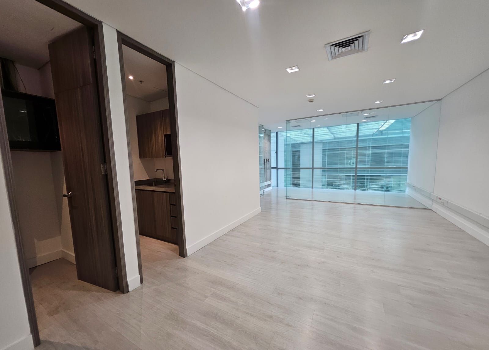 Oficina para arriendo en El Poblado Milla de Oro
