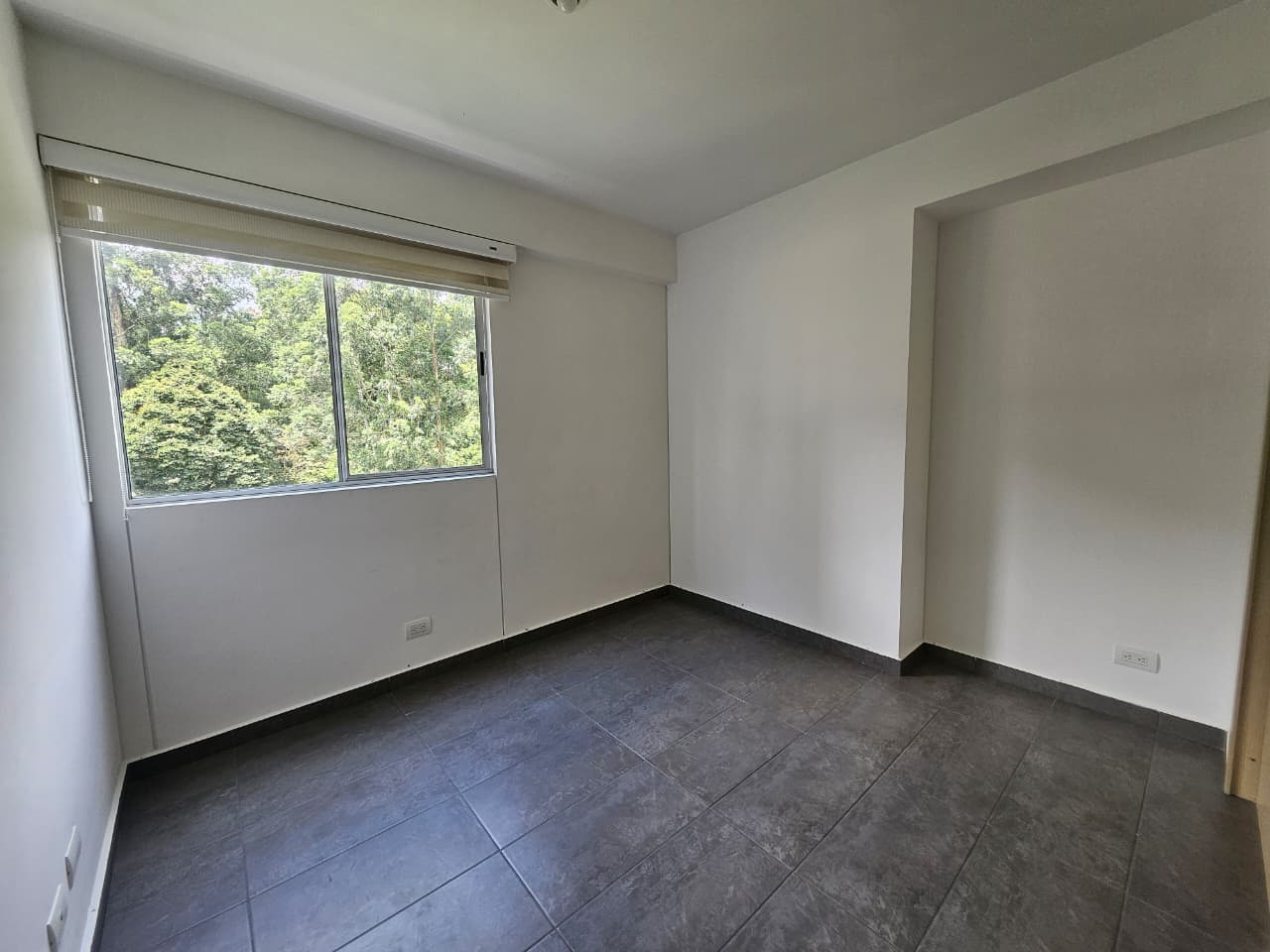 Apartamento en arriendo en Loma de Las Brujas Envigado
