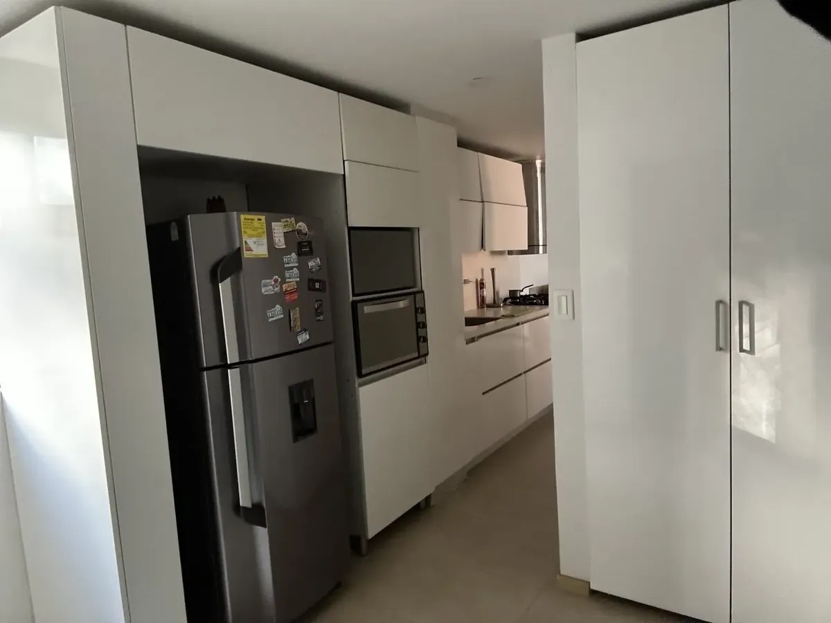 Apartamento para venta en Loma de los Bernal Medellín