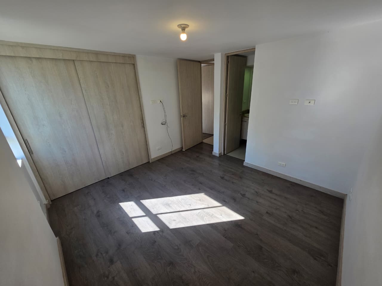 Apartamento en venta Las Lomitas Sabaneta - parqueadero y util