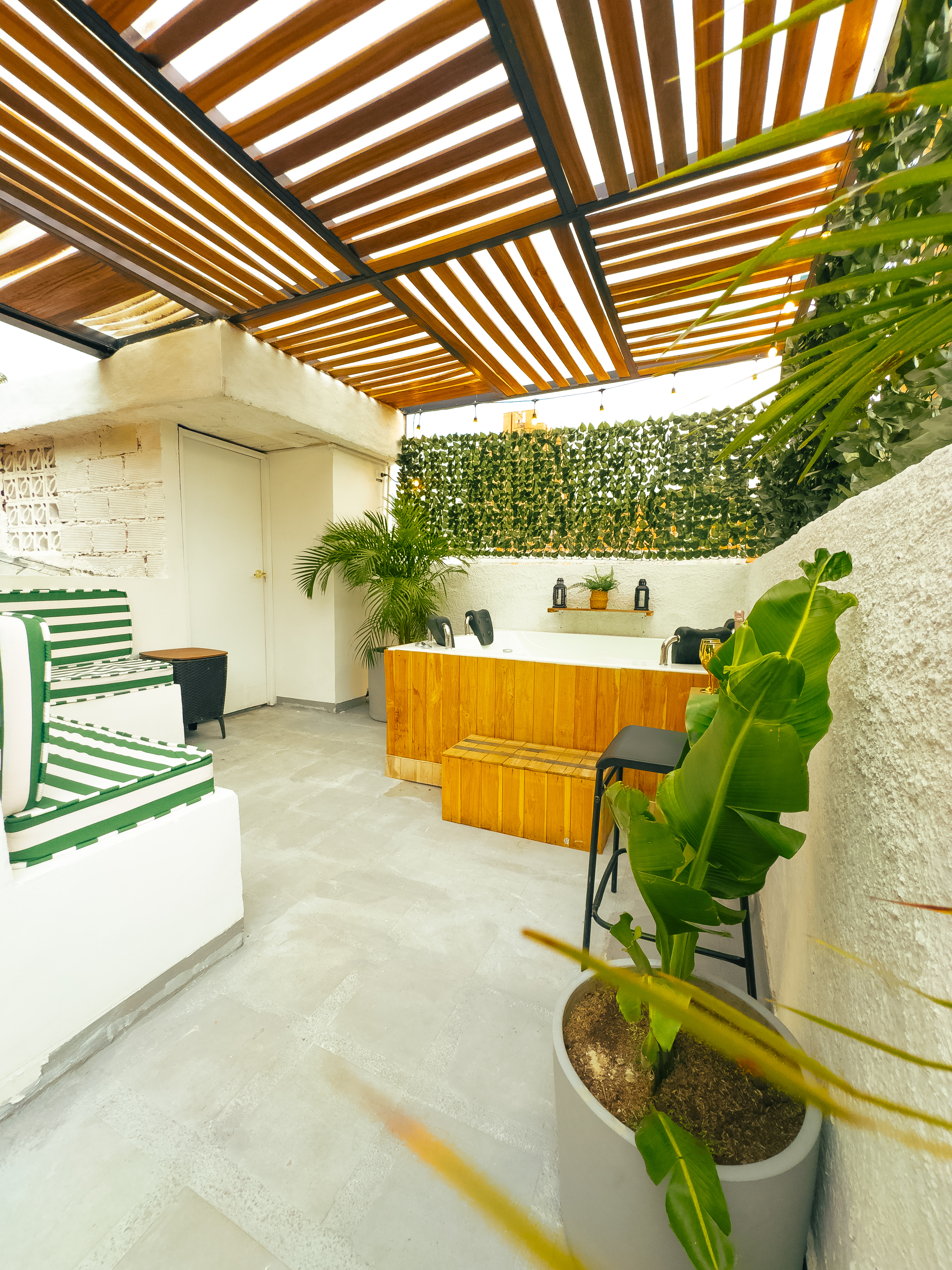 Casa en venta - comercial o residencial en Santa Lucia - Medellin
