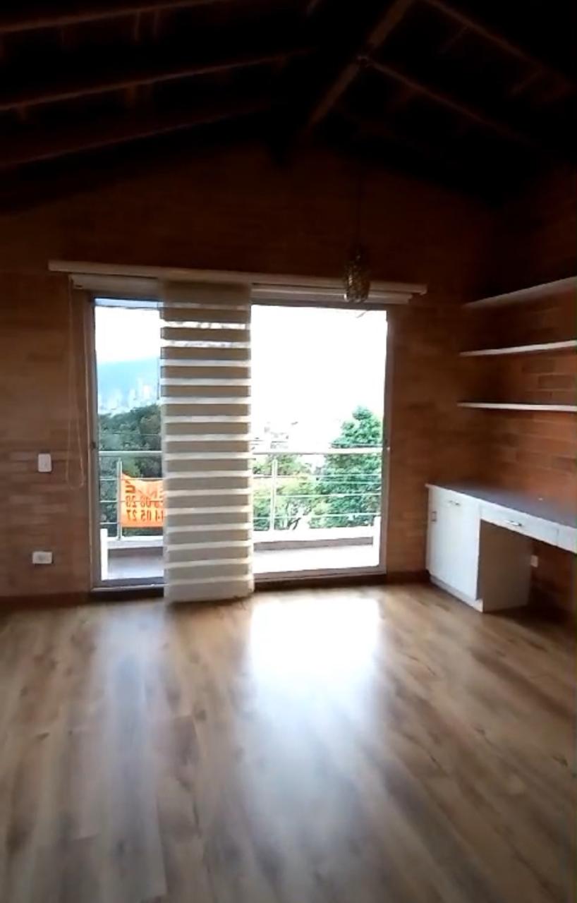 Casa para la venta en La Estrella Cerca del Parque - Antioquia