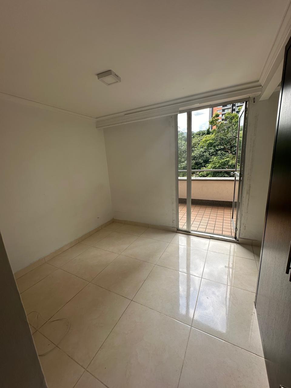 Apartamento Loma de los Bernal - Medellín