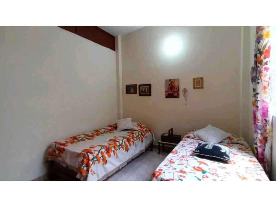 Casa con Aire para la Venta en el Barrio Santa Lucia, Medellín.