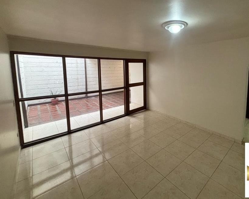 CASA PARA VENTA EN SANTA MONICA LAURELES, MEDELLIN