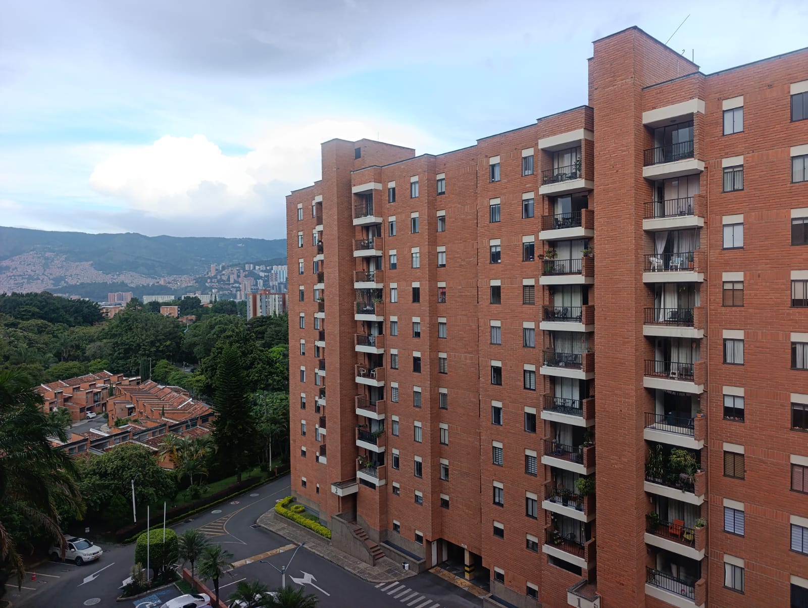 Apartamento en venta Medellín  Loma de los Bernal parte baja