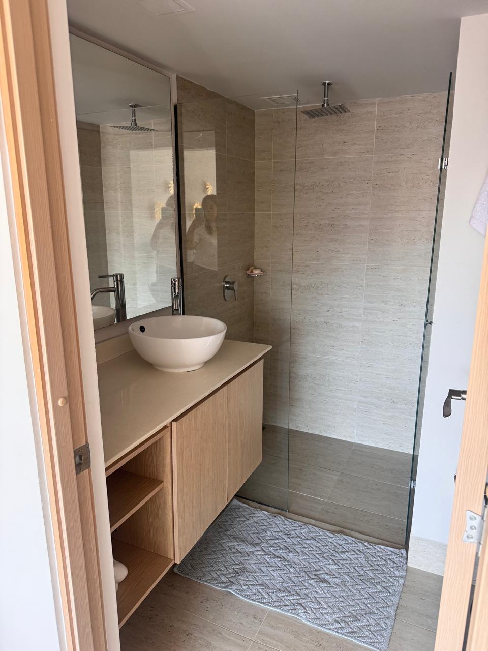 Apartamento para la venta en la loma de los bernal