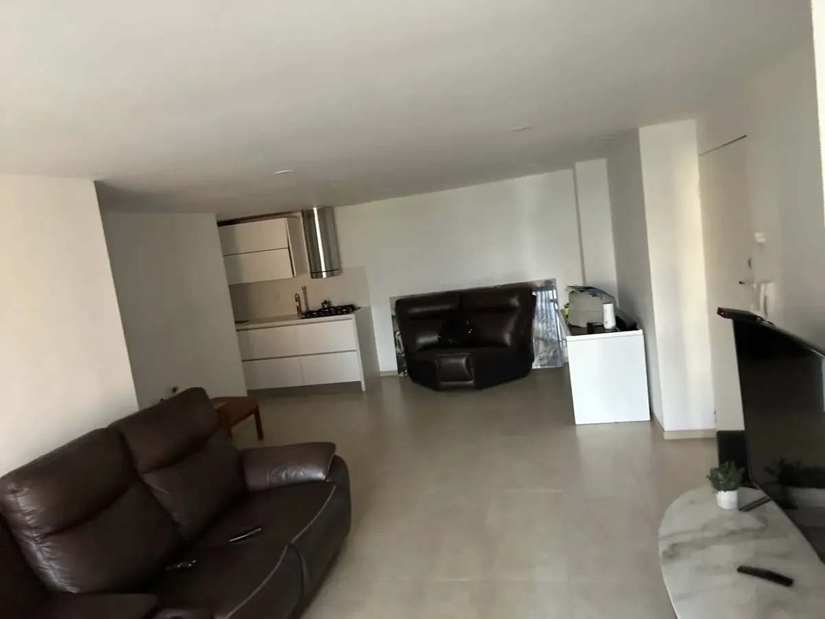Apartamento para venta en Loma de los Bernal Medellín