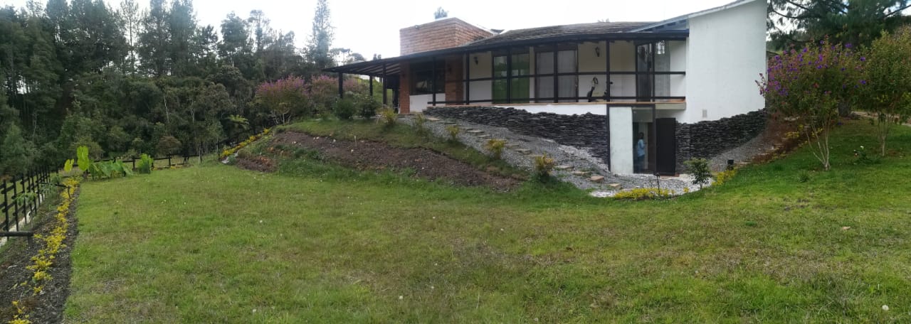 Casa para la venta en el Alto de Las Palmas Envigado