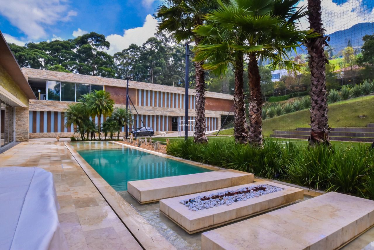 Casa en venta en Envigado Loma del Chocho